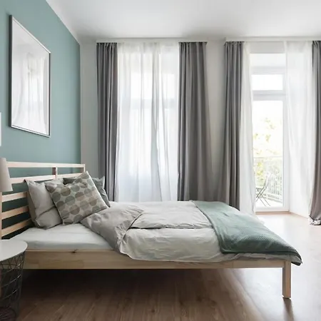 Caring Family Close To The Center Viena