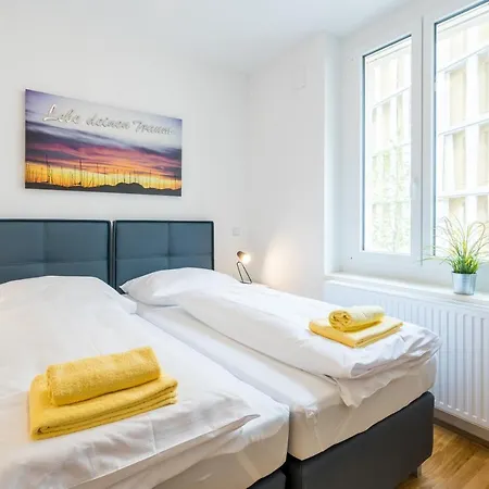 Feelgood Smartliving | Contactless Check-in 3*