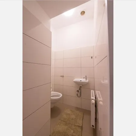 Apartment Charming Flat & Balcony Near Station L Bg5 Vienna