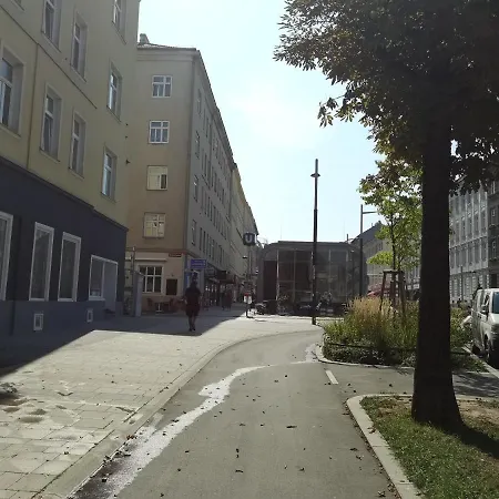 Frisch Renovierte Mit Einer Klimaanlage - Design Favoritenstraße 147 Apartment *