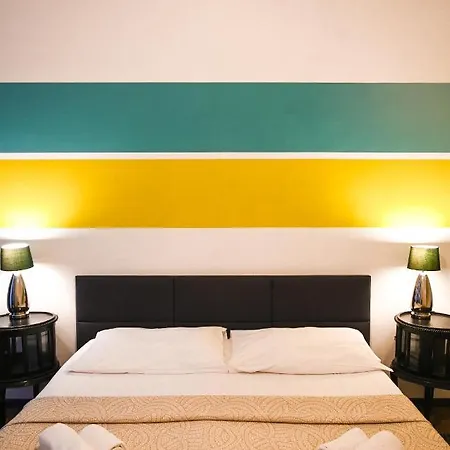Modern Wiener Stadthalle Apartment Vienna