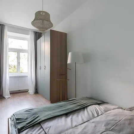 Caring Family Close To The Center Apartment