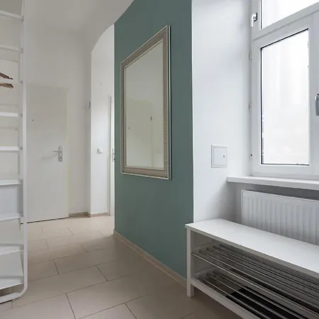 Caring Family Close To The Center Apartment