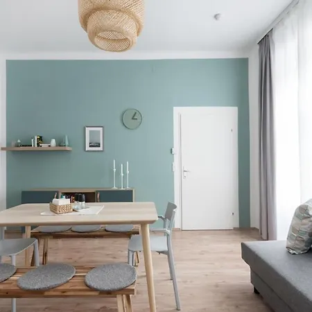 Caring Family Close To The Center Apartment