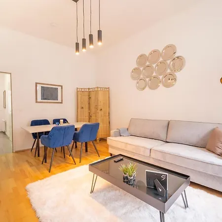 Apartment Comfort Nahe Uno-city Und Vic I Levestate *