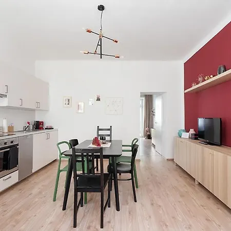 Appartement Colorful Facing Courtyard Vienne