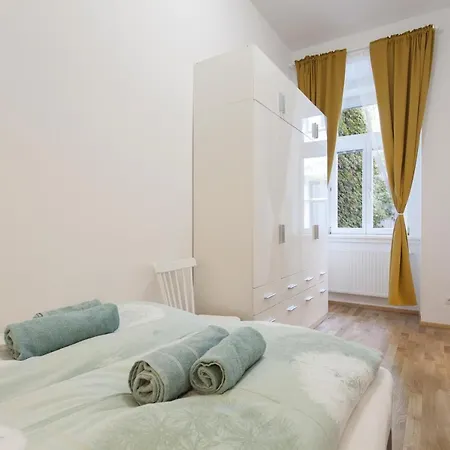 Gal Apartment *
