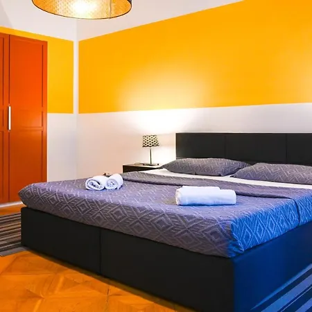 Apartment Backpacker Center *