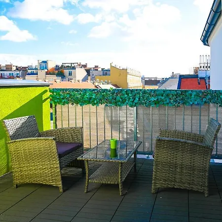 Modern Naschmarkt Apartment