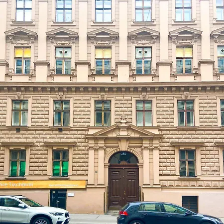 Modern Center Apartment Vienna