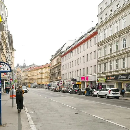 Modern Schoenbrunn *