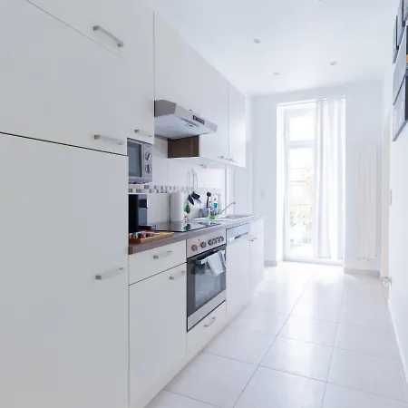 Comfortable, Specious With Inner Garden- Marzstrasse Apartment