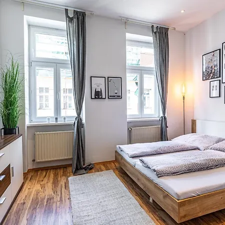 Apartment Cozy + Trendy By Jr