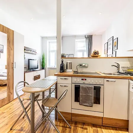 Apartment Cozy + Trendy By Jr *