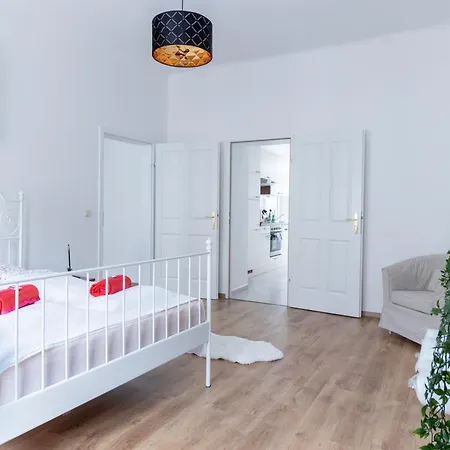 Comfortable, Specious With Inner Garden- Marzstrasse Vienna