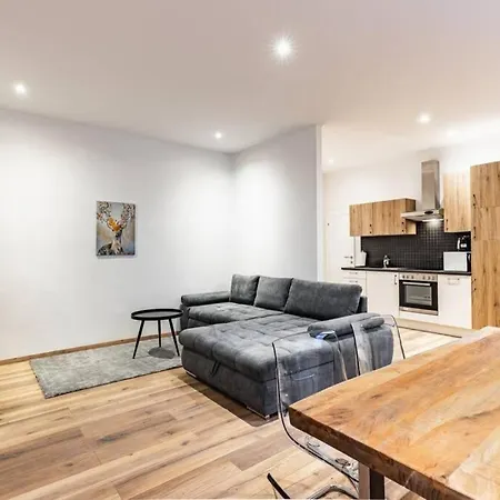 Modern Next To Subway Station Апартаменты