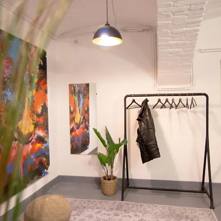 Trendy Souterrain Loft - Near Center Appartamento *