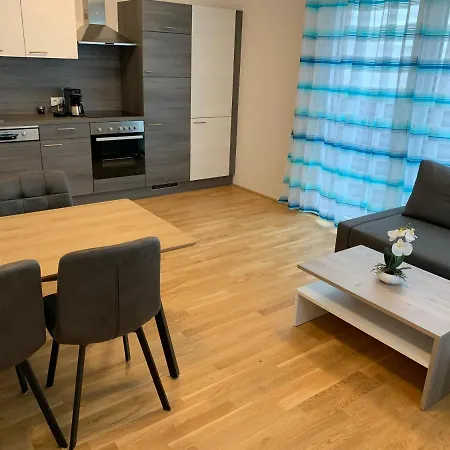 Modern Airconditioned City Close To Vic Apartmán