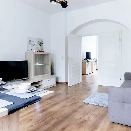 Apartment Comfortable, Specious With Inner Garden- Marzstrasse