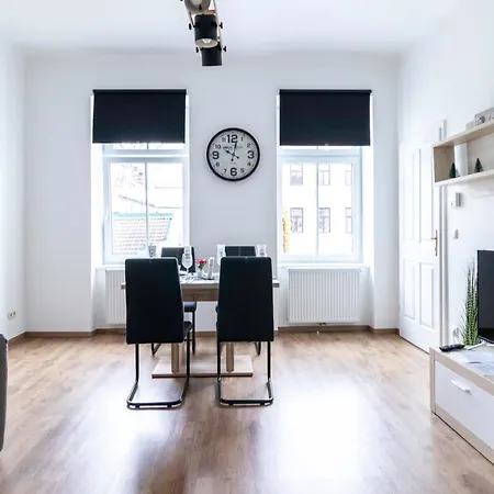 Apartment Comfortable, Specious With Inner Garden- Marzstrasse *