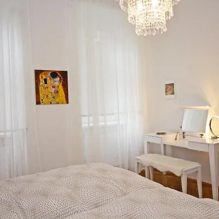 Klimt Apartment Vienna