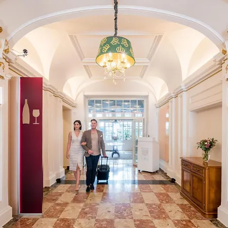 Josefshof Am Rathaus Hotel
