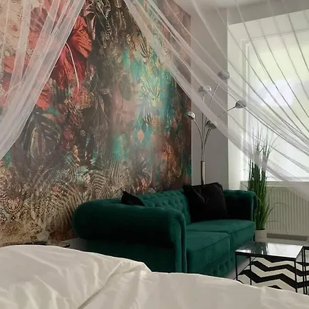Cool Center Apt. @ Metro And Shopping Street Apartament *