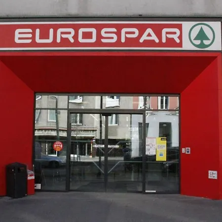 Spacious Station *