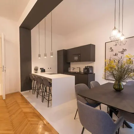 Deluxe Im Herzen Wiens I Levestate *