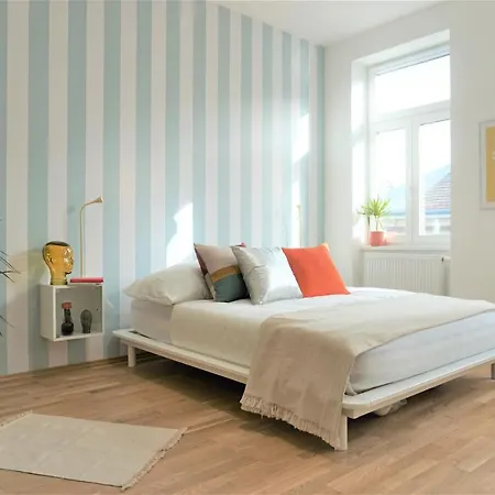 Modern 2br - Full Kitchen - Schoenbrunn Area - 15 Mins To Center Apartment Vienna