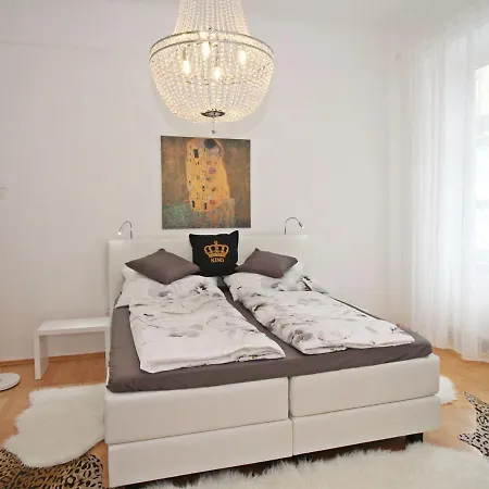Apartment King's