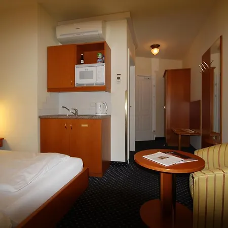 Hotel 900 M Zur Oper Viena
