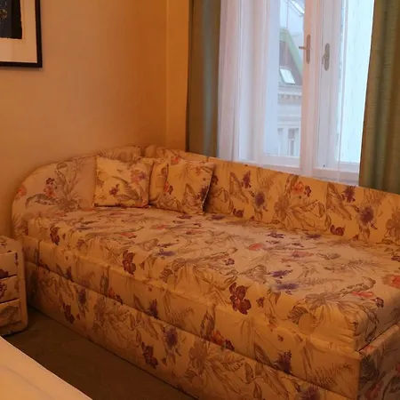 Hotel Schweizerhof 3*