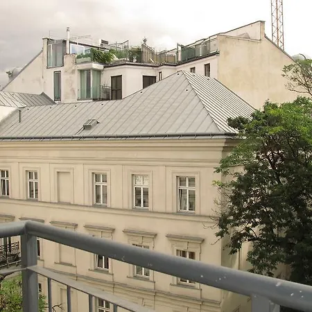 Kimi Apartment