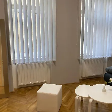 Mq Apartment *