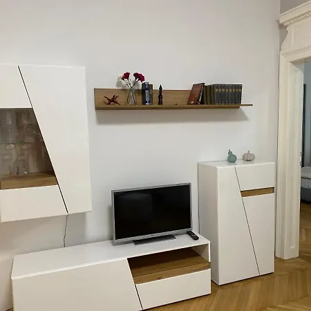 Apartment Mq *