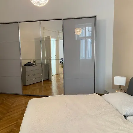 Mq * Vienna