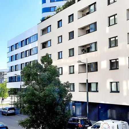 Apartment Apart Sky Hauptbahnhof With Balcony