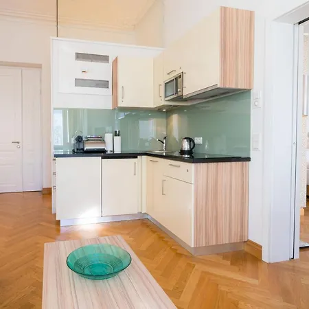 Aparthotel Residence, Hall - Parliament