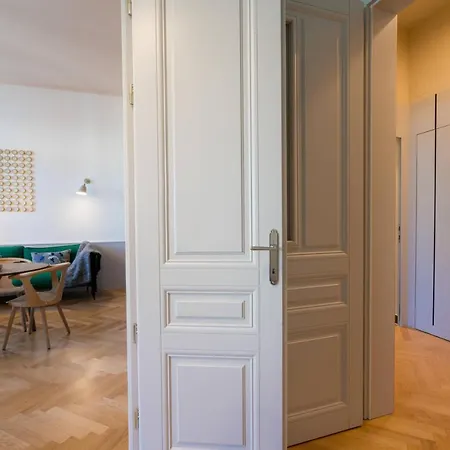 Residence, Hall - Parliament *