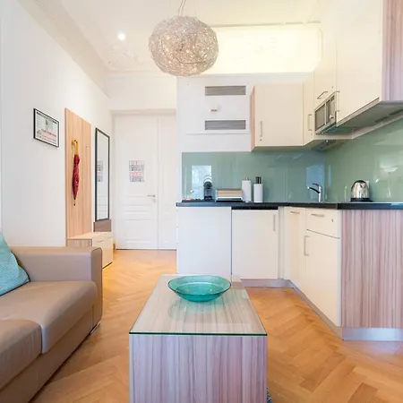 Aparthotel Residence, Hall - Parliament *