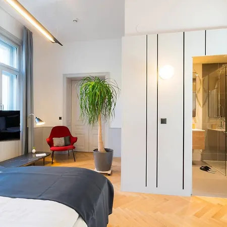 Residence, Hall - Parliament *