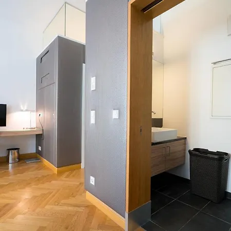 Aparthotel Residence, Hall - Parliament