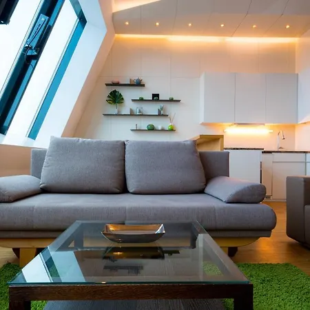 Aparthotel Residence, Hall - Parliament
