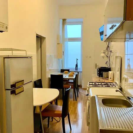 Raisa Lerchenfelder Guertel 30 Apartment Vienna