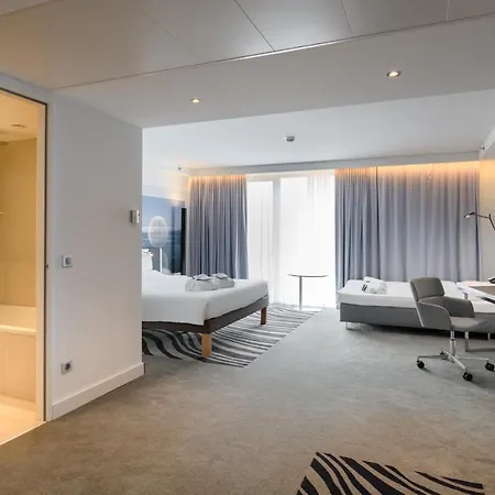 Novotel Hauptbahnhof Hotel 4*