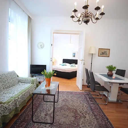 Leopoldsgasse Aparthotel 2*
