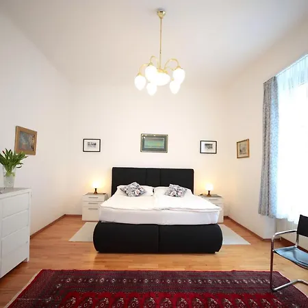 Leopoldsgasse Aparthotel 2*