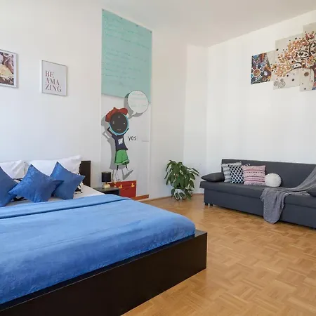 Apartment Yeshello Near Station *