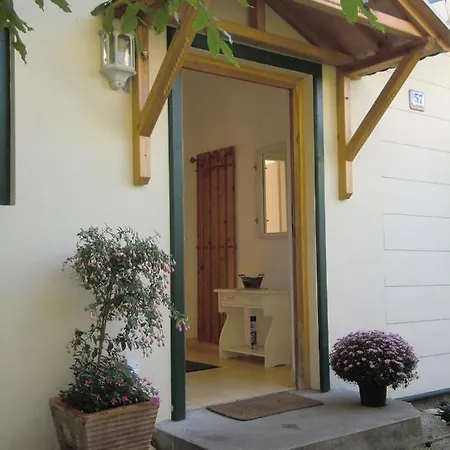 Apartment Ferienhaus Im Garten Mit Pool Wien